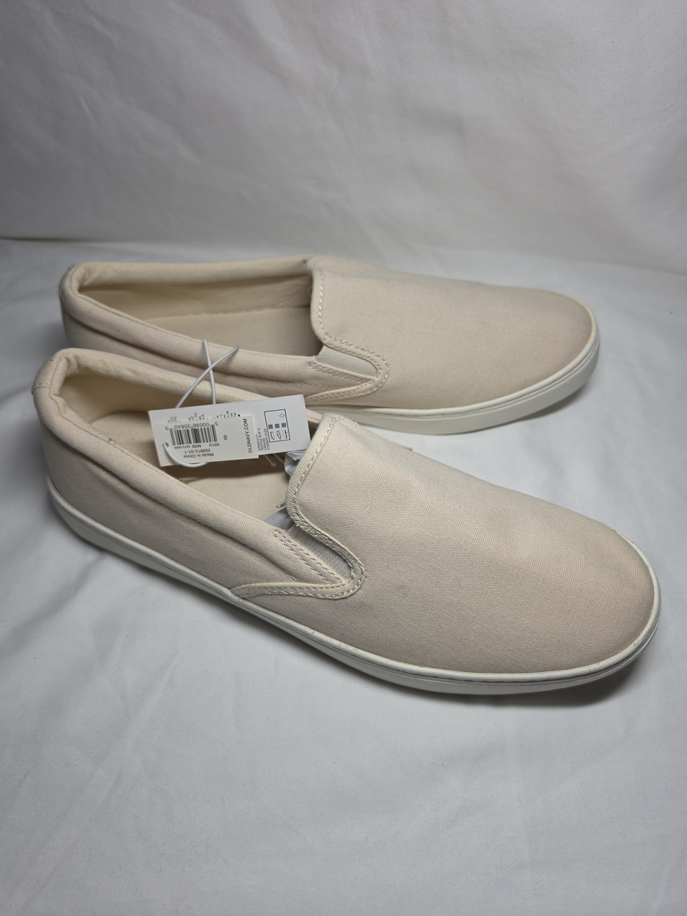 Old Navy Women’s Cream Canvas Slip-Ons Sneakers Size 10 NWT